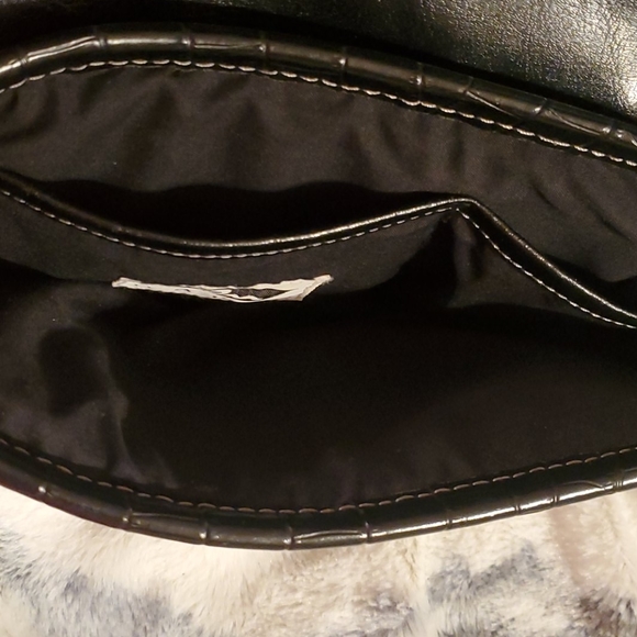 Marlo Woven Black, White & Tan Purse - Picture 6 of 8